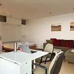 Strand Suite *